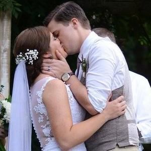 Meet your Posher, Levi